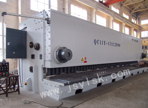 QC11Y-16*12000大型剪板機
