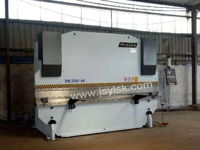 WC67Y-40/2000液壓折彎機