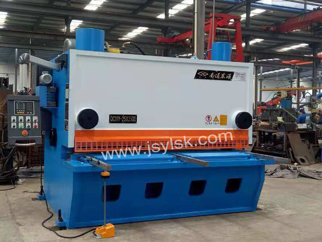 QC11Y-25*2500液壓剪板機